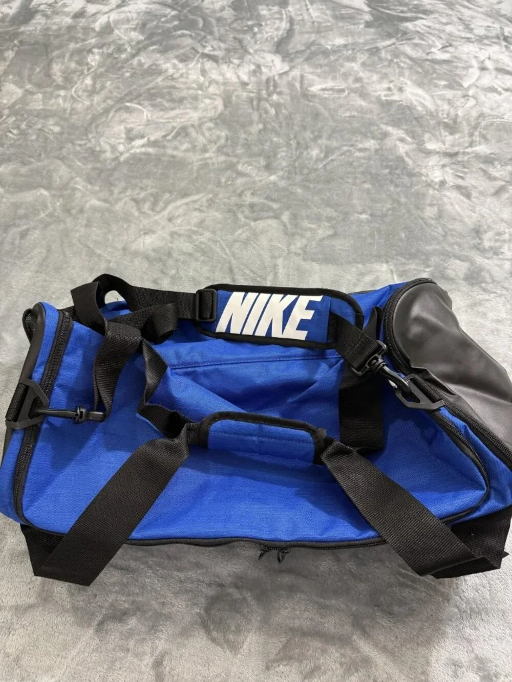 Nike Blue Brasilia Duffel Bag Water Resistant Shoe Compartment Men Training